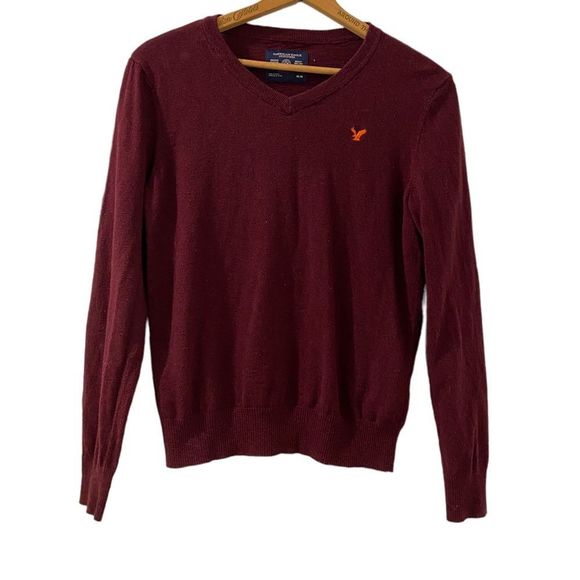 (Sold) American eagle Mens V-Neck sweater, Burgundy, Size Medium - Picture 2 of 6
